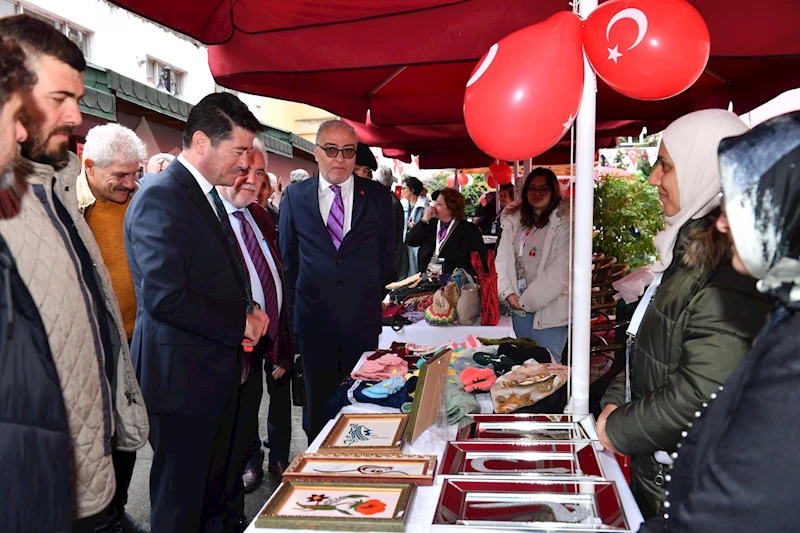 Başkan Kaya, ‘Üreten Kadınlar El Emeği Ürünler Sergisi’nin açılışına katıldı