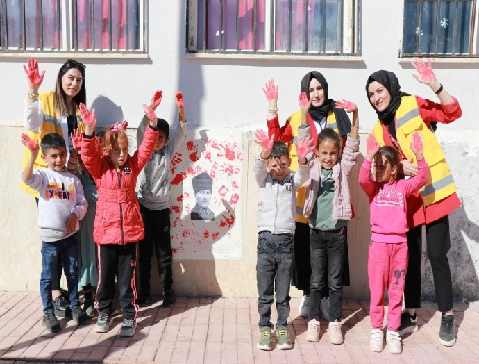 ÇOCUKLAR, HALİLİYE BELEDİYESİ İLE 29 EKİM COŞKUSUNU YAŞADI