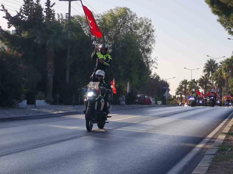 Polis Ekiplerince 29 Ekim Cumhuriyet Bayramı Dolayısıyla Kortej Düzenlendi