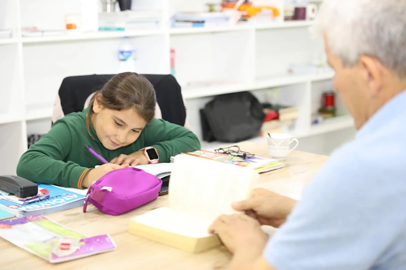 İPEKYOLU BELEDİYESİ’NİN ÖĞRENCİLERE YÖNELİK DESTEKLERİ SÜRÜYOR