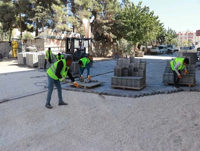 ÜSTYAPI ATAĞI İÇİN MUHTARLARDAN BAŞKAN CANPOLAT’A TEŞEKKÜR