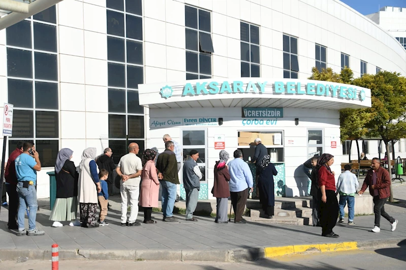 ÇORBA EVLERİNDE VERİLEN İKRAMLAR SABAHIN SERİN HAVALARINDA VATANDAŞLARIN İÇİNİ ISITIYOR