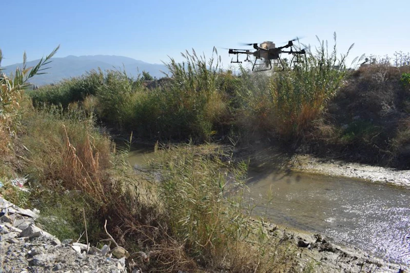 KARADAN ULAŞILAMAYAN NOKTALAR DRONE İLE İLAÇLANDI