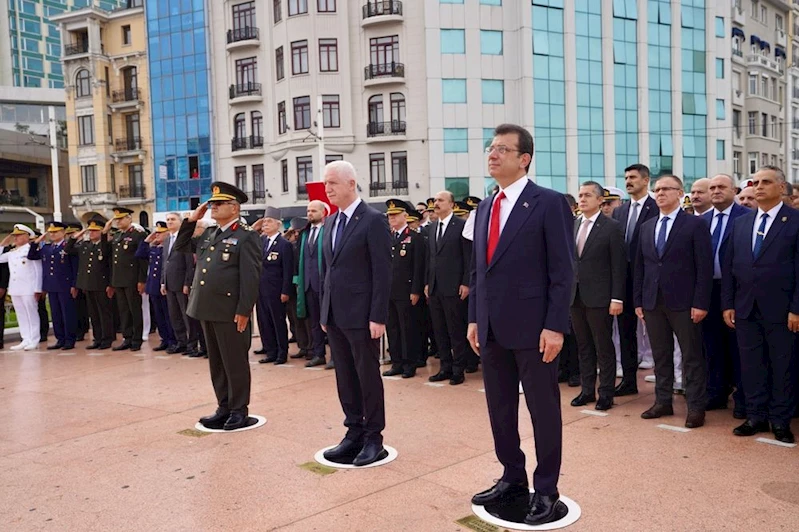 İSTANBUL’UN KURTULUŞU’NUN 101’İNCİ YILI TAKSİM’DE KUTLANDI