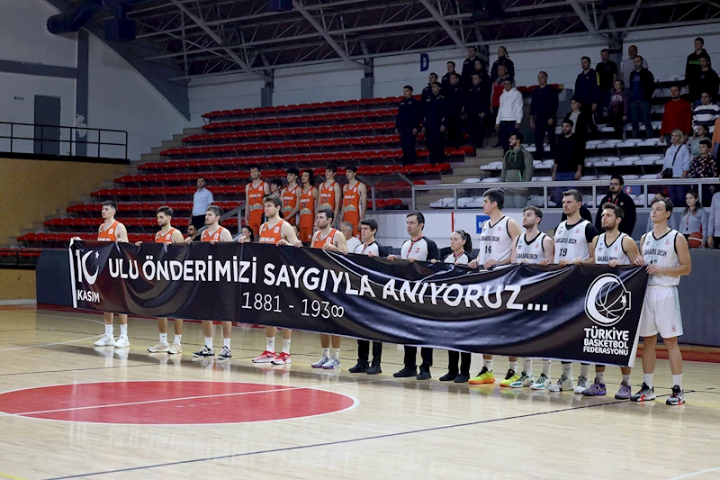 Son saniye basketiyle sezonun ilk galibiyeti geldi: 76-75