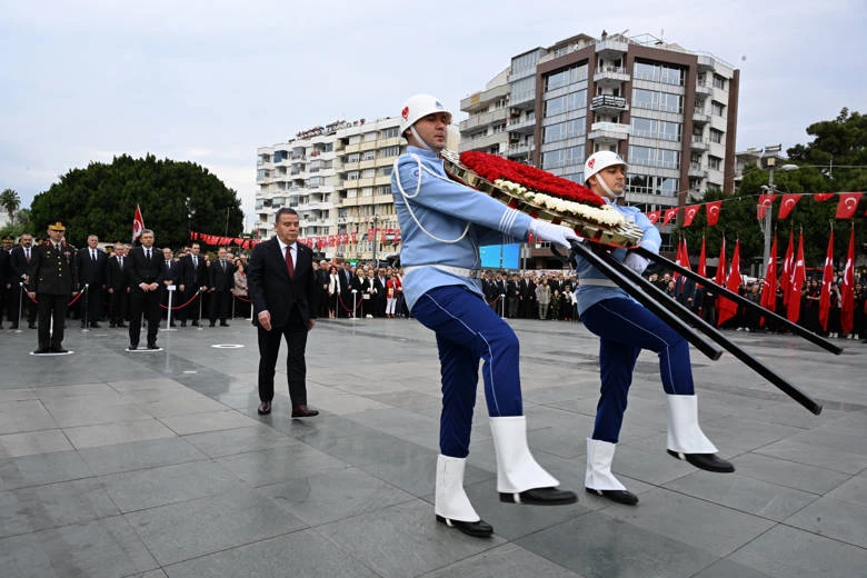 Ulu Önder Atatürk Antalya’da törenle anıldı