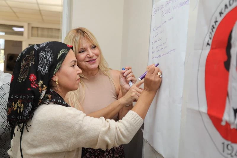 Bayraklı’da kadınlar “Ben Varım” diyor