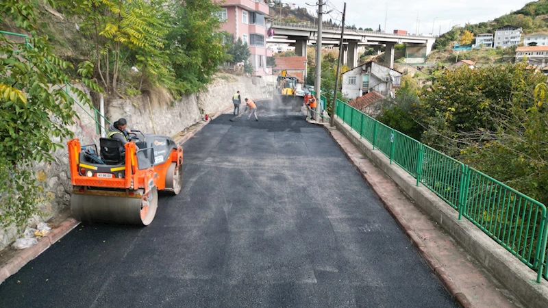 İZMİT BELEDİYESİ KOÇAL SOKAK’TA ULAŞIM KONFORUNU ARTTIRIYOR