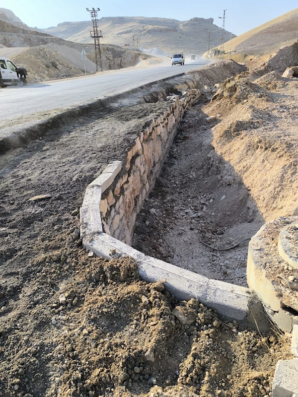 Kırsal Mahallelerdeki Yol Açma Çalışmaları Sürüyor