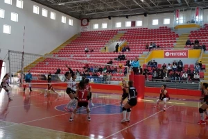 DBB Kadın Voleybol Takımı gruptaki puanını 18’e çıkardı