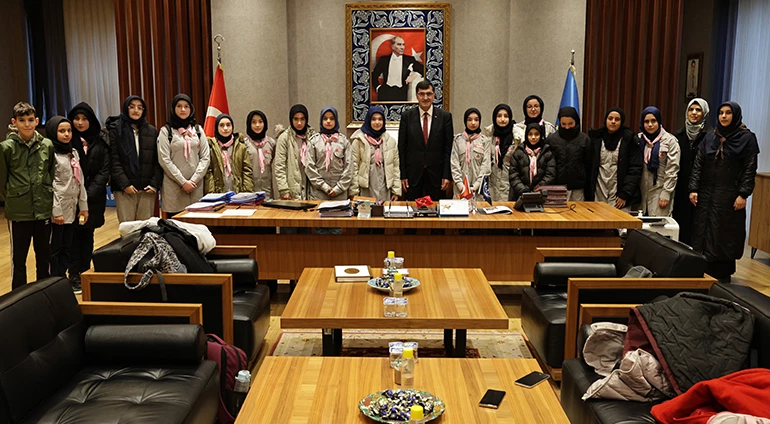 BELEDİYE BAŞKANIMIZ KAHVECİ ÇOCUK MECLİSİ ÜYESİ BUĞLEM’İ MAKAMINDA AĞIRLADI