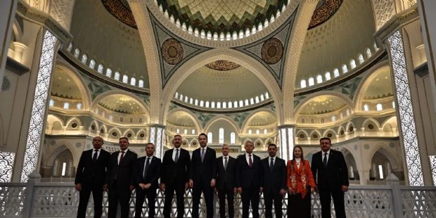 Bakan Bayraktar´dan Belediyemizin Hizmetlerine Tam Not