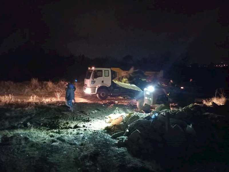 ODUNPAZARI BELEDİYESİ KAÇAK MOLOZ DÖKÜMÜYLE MÜCADELEDE KARARLI