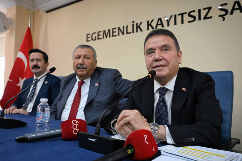 Başkan Böcek Kaş’ı ziyaret etti