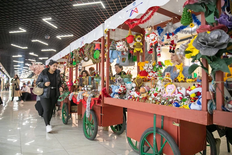 Büyükşehir Üretici Kadın Stantları Bu Kez Yeni Yıl Temasıyla Kuruldu