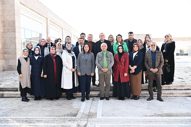 Hem Meslek Öğrenecekler Hem de Aile Bütçesine Katkı Sağlayacaklar