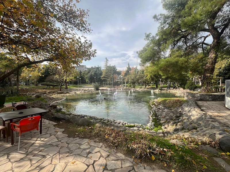 Büyükşehir, Fatih Parkı Süs Havuzu Bakım ve Onarım Çalışmalarını Tamamladı