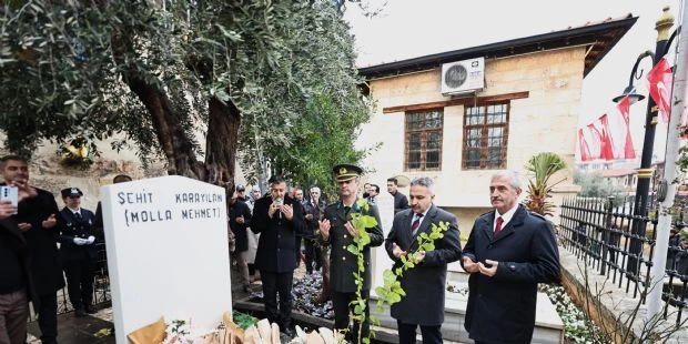 Başkanımız Destansı Mücadelenin Kahramanlarını Andı