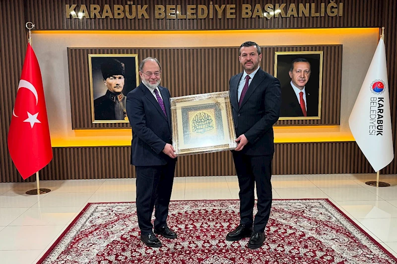 Eski Sağlık Bakanımız Prof. Dr. Recep Akdağ, Belediye Başkanımız Özkan Çetinkaya’yı Makamında Ziyaret Etti