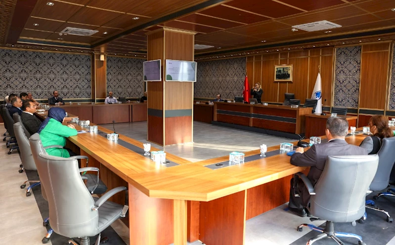 YUNUSEMRE BELEDİYESİ ÇALIŞANLARINA “STRES VE ÖFKE YÖNETİMİ” EĞİTİMİ