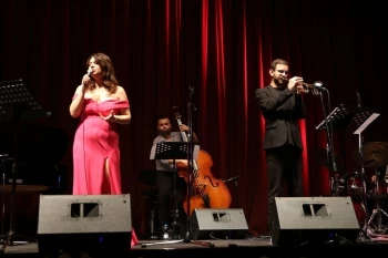İPEK GÖZTEPE QUINTET KONSERİ DİNLEYİCİLERİ BÜYÜLEDİ