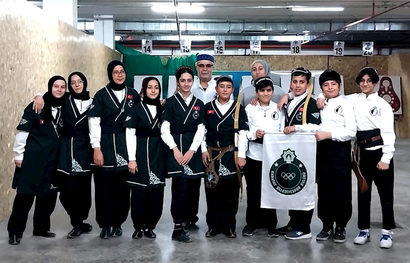 KARATAYLI OKÇULARDAN KONYA ŞAMPİYONASI’NDA 6 DERECE BİRDEN