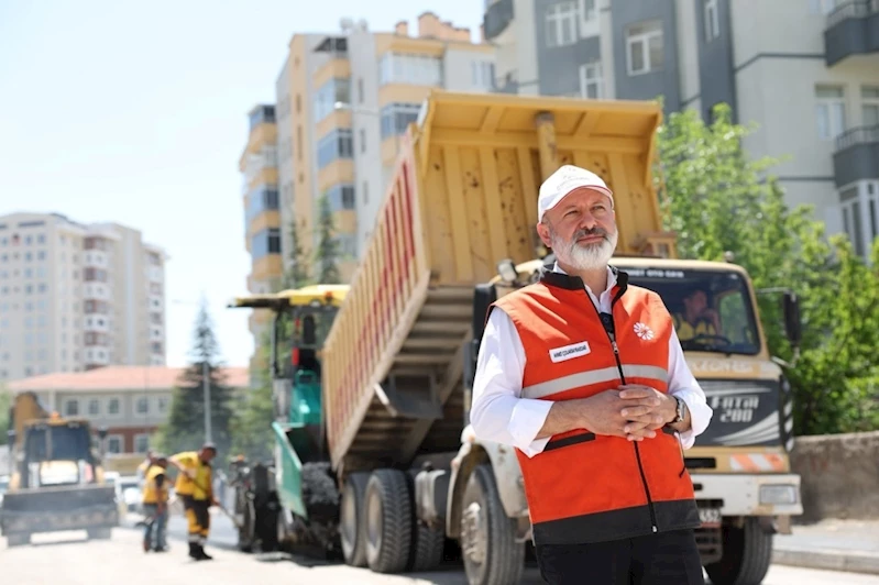 BAŞKAN ÇOLAKBAYRAKDAR, “ASFALTTA DA TARİHİ BİR REKOR KIRMANIN HAKLI GURURUNU YAŞIYORUZ”