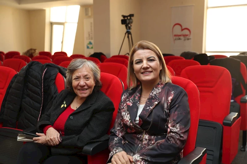 USTA GAZETECİ MELİHA OKUR DA ‘LEYLA HANIM’ FİLMİNİ İZLEYECEK