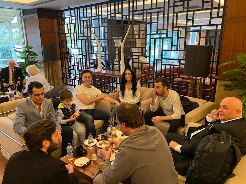 ‘LEYLA HANIM’IN BAŞROL OYUNCULARINDAN BEKİR AKSOY GALA İÇİN İZMİT’TE