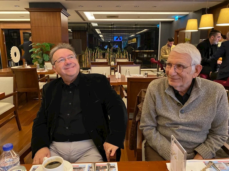 GANİ MÜJDE DE BÜYÜK GALA İÇİN İZMİT’TE