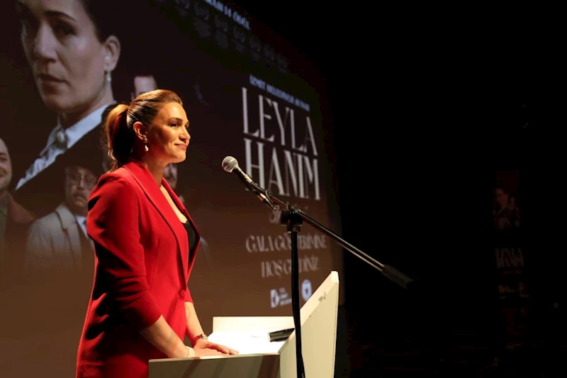 LEYLA ATAKAN’A HAYAT VEREN ÖZGE BORAK: “BİR CUMHURİYET KADININI CANLANDIRMAKTAN GURUR DUYDUM”