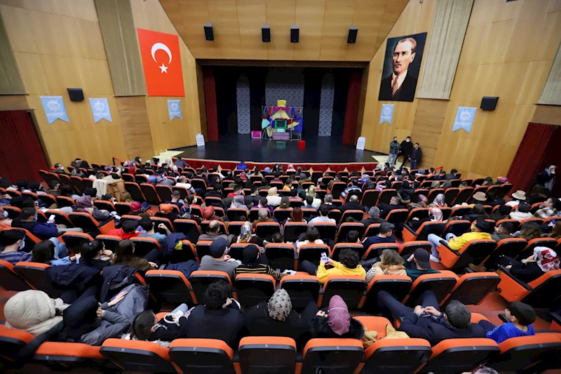 AKSARAY BELEDİYESİ ŞEHİR TİYATROLARI İLE KAPILARINI SANATSEVERLERE ARALIYOR