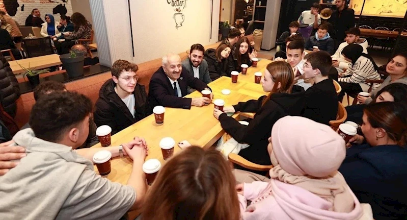 Başkan Adayı Büyükgöz Gebzeli Gençlerle ‘Gençlik Kahvesi’nde Buluştu