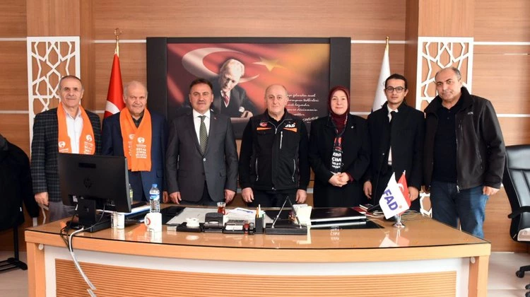 BAŞKAN ÇİMEN: “ŞEHRİMİZDE GÖREV YAPAN TÜM KAMU ÇALIŞANLARINI KUTLUYORUM”
