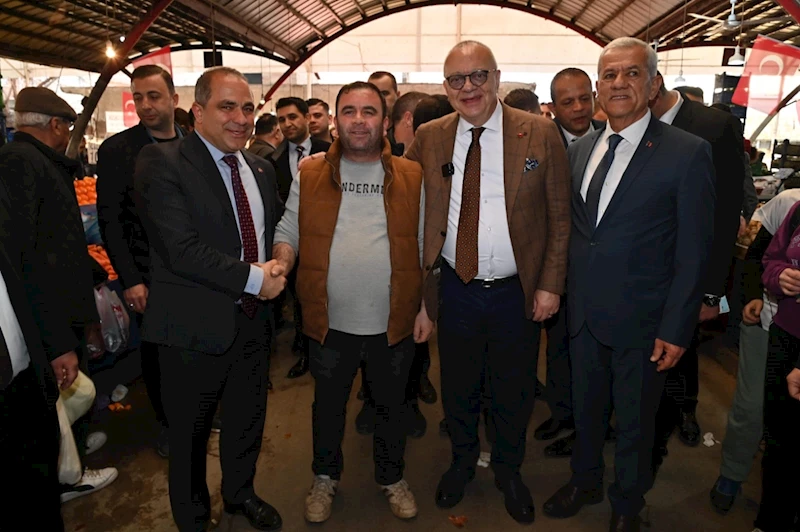 Başkan Ergün ve Türk, Pazaryerinde Moral Depoladı