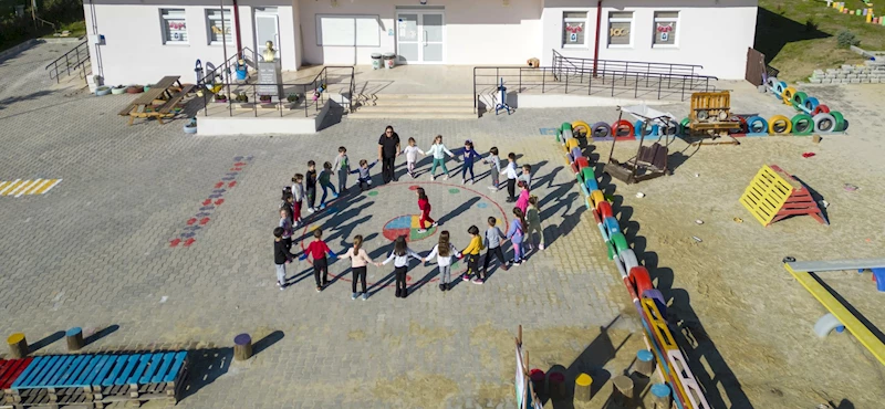 GELENEKSEL ÇOCUK OYUNLARI YENİDEN OKUL BAHÇELERİNDE İHYA EDİLİYOR