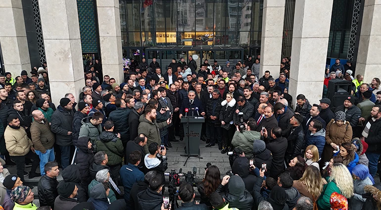 BAŞKANIMIZ IŞIK’A DAVUL ZURNA EŞLİĞİNDE ZAM TEŞEKKÜRÜ