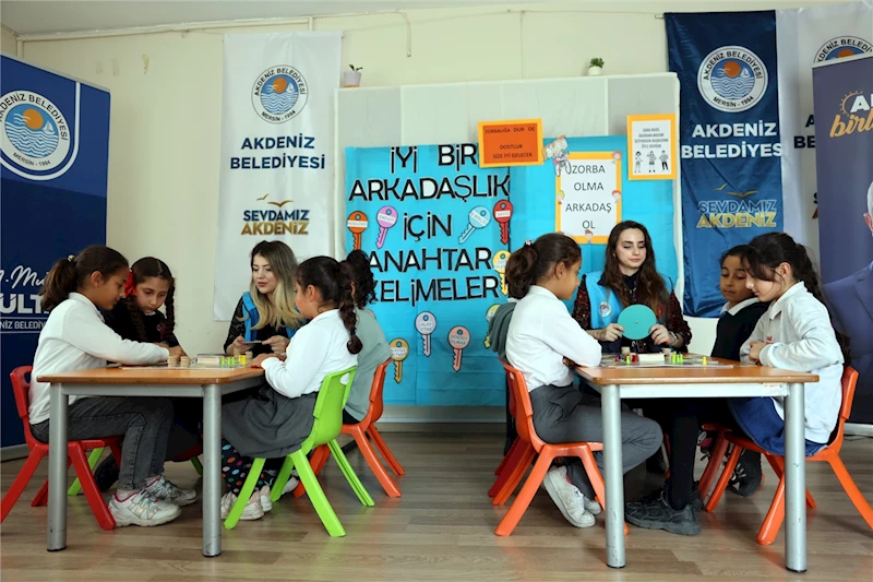 AKDENİZLİ ÇOCUKLARA ‘AKRAN ZORBALIĞI’NA KARŞI FARKINDALIK ETKİNLİĞİ
