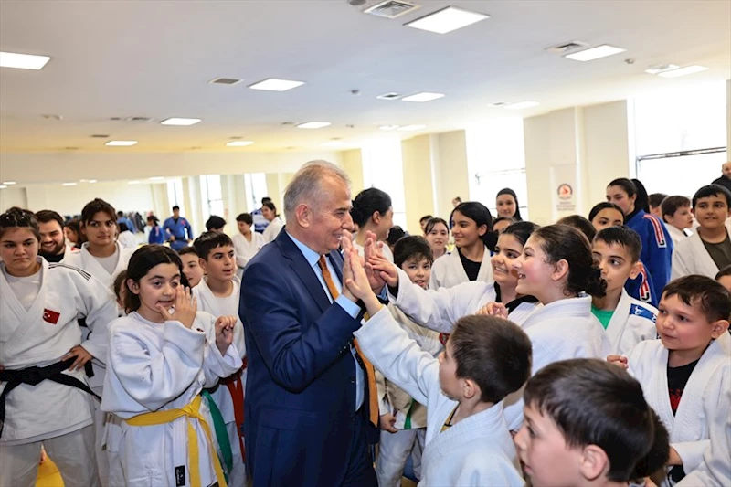 Başkan Zolan geleceğin yetenekleri ile buluştu