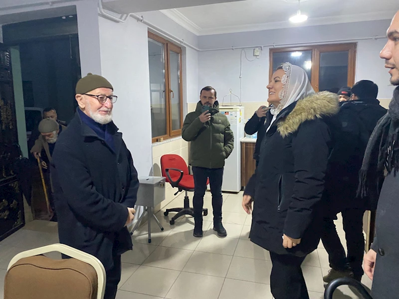 BAŞKAN HÜRRİYET GÜNÜN HER SAATİ VATANDAŞLARLA OMUZ OMUZA
