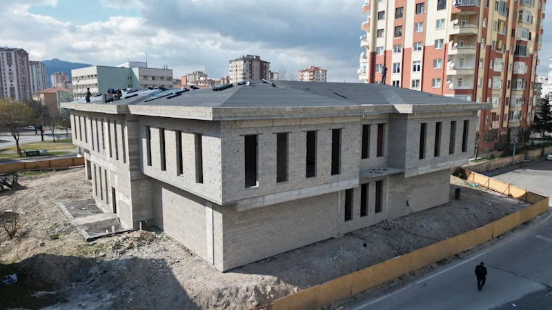 HEM KÜTÜPHANE, HEM KREŞ, HEM MELMEK... HEPSİ GÜLÜK SOSYAL TESİSİ