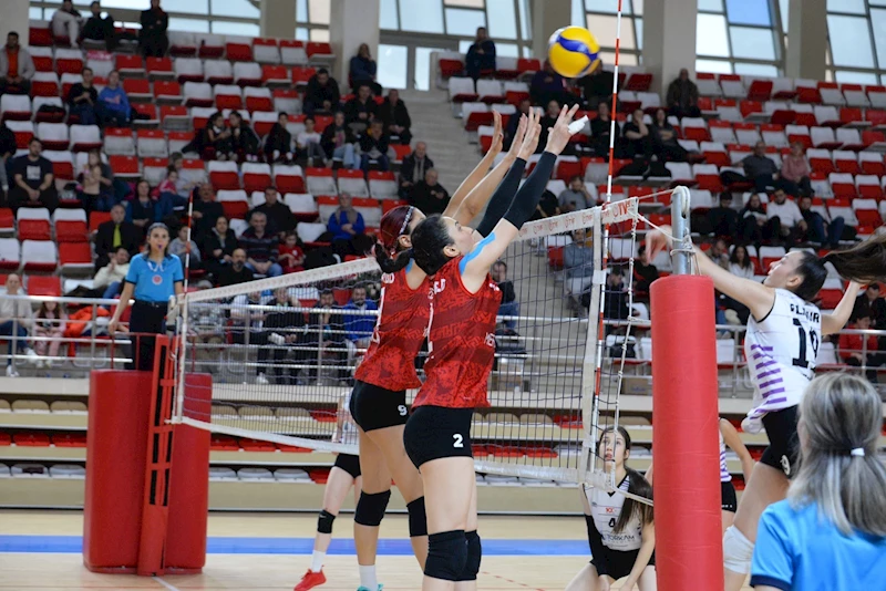 -“BİZİM KIZLAR”  ÇEYREK FİNALDE BESNİ GENÇLİK SPORU 3-0 YENDİ