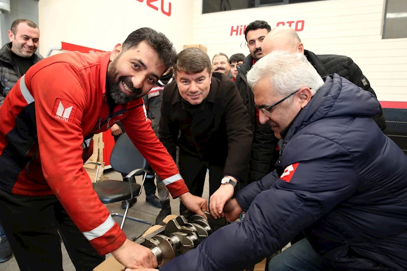 BAŞKAN DİNÇER’İN SANAYİ ESNAFLARIYLA SAMİMİ DİYALOĞU GÜLÜMSETTİ