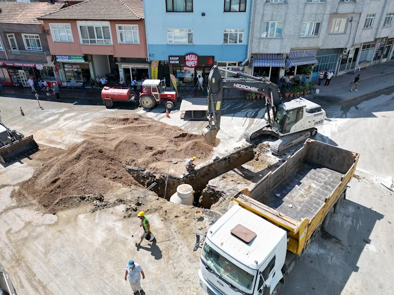 Serdivan’ın 17 bin 500 metrelik altyapı hattında çalışmalar devam ediyor