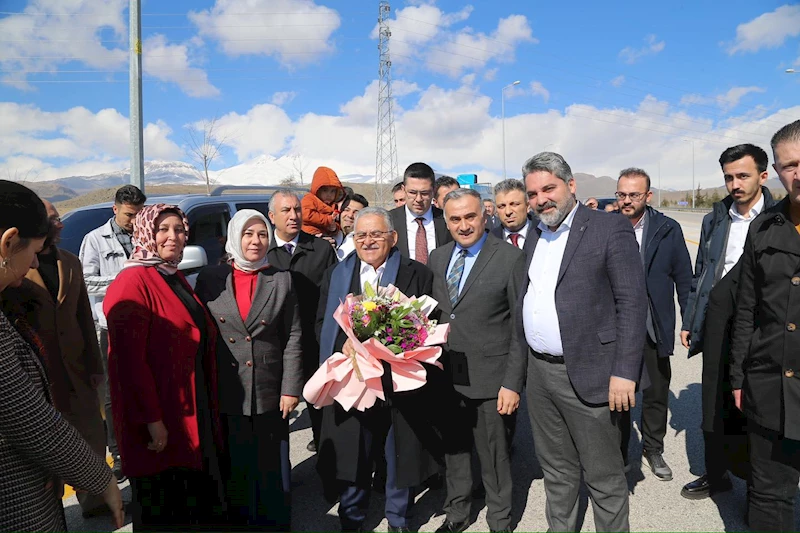 Başkan Büyükkılıç, Ata Toprağı Develi’de Coşkuyla Karşılandı