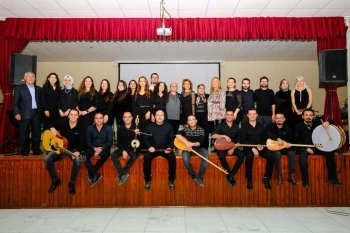 GENÇLİK KOROSU  MAHMUDİYE’DE SAHNE ALDI