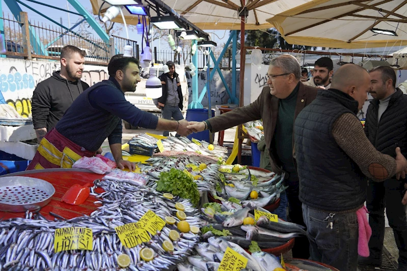 BAŞKAN ÇERÇİ PERŞEMBE PAZARINI ZİYARET ETTİ