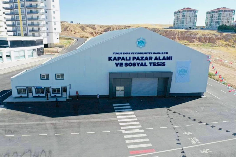 KAPALI SEMT PAZARLARINI ESNAFLAR VE VATANDAŞLAR SEVEREK KULLANIYOR
