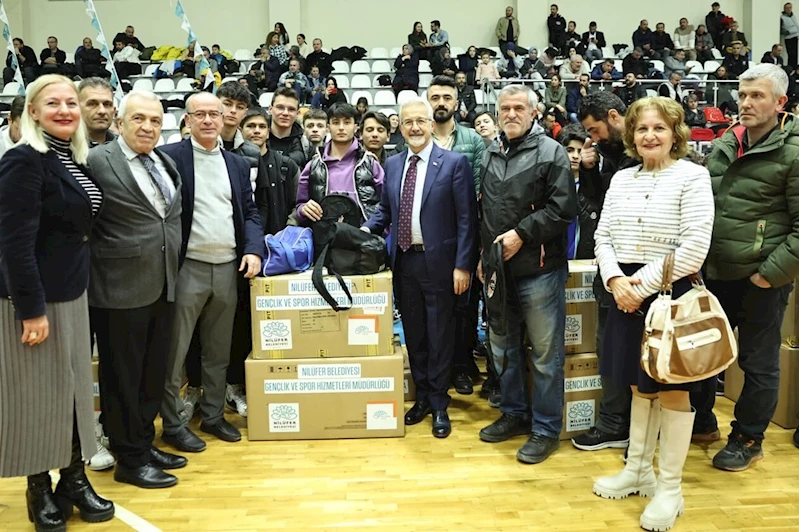 Nilüfer Belediyesi amatör sporcuların yanında