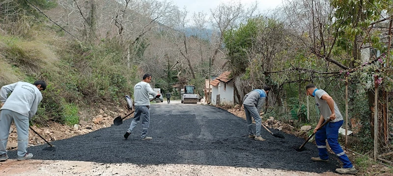 Kemer’de asfalt bakım ve reglaj çalışmaları